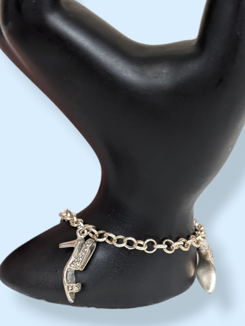 Dangling Heel Belcher Chain Bracelet